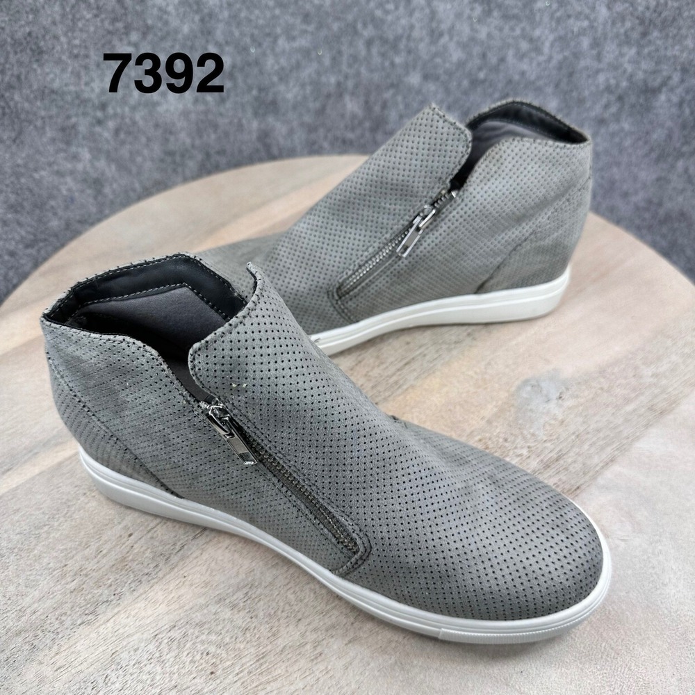 Cushionaire Hart Womens 9M Gray Perforated Hidden Boot Sneakers Dual Zip